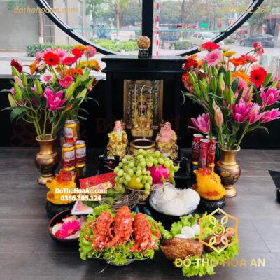 Bàn thờ Thần Tài nên cắm hoa gì?