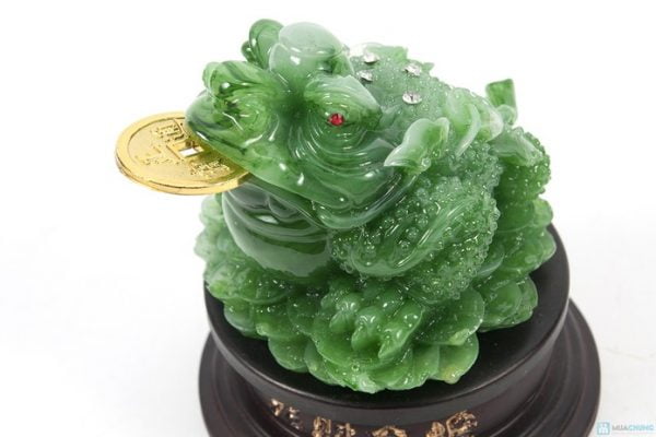 Cách Đặt Ông Cóc Ngậm Tiền Trên Bàn Thờ Thần Tài Và Những Lưu Ý Cần Biết