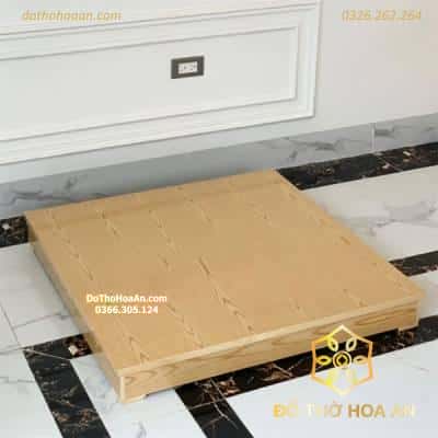 Kệ Kê Bàn Thờ Thần Tài Đục Trơn Gỗ Pơ Mu