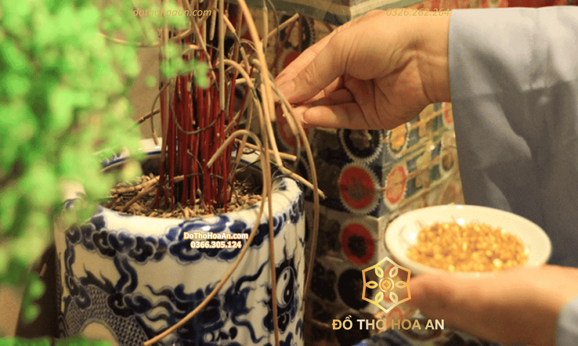 Chi tiết cách tỉa chân nhang bàn thờ Thần Tài không phạm phong thủy và thu hút tài lộc về nhà