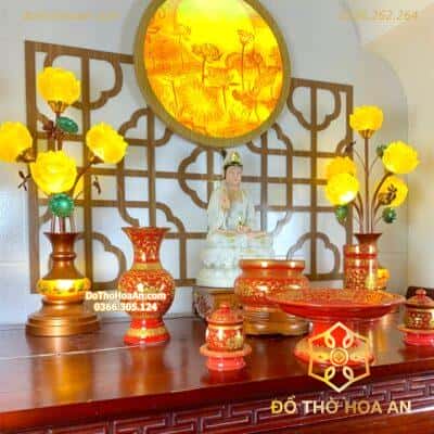 Bộ Đồ Thờ Phật Sứ Gấm Đỏ Đẹp2