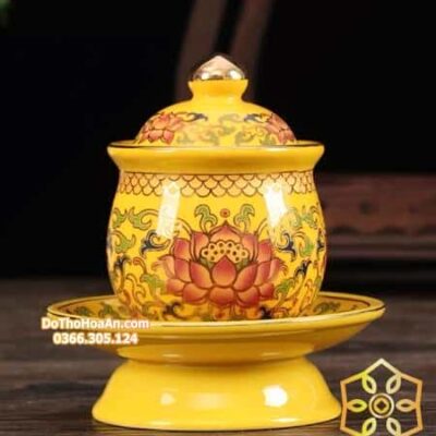 Chóe Thờ Sứ Gấm Vàng