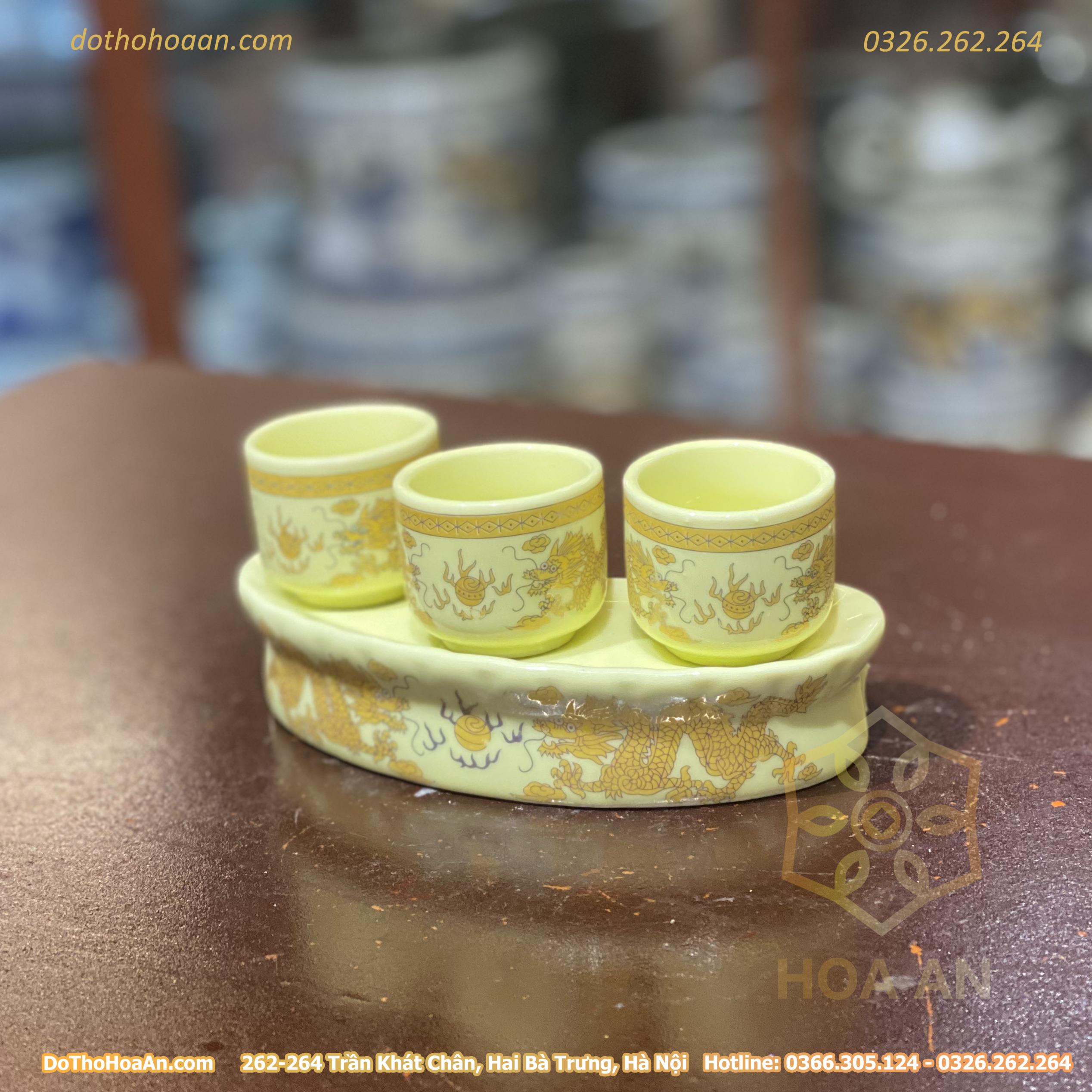 Khay / Kỷ Nước 3 Chén Men Vàng Ngà