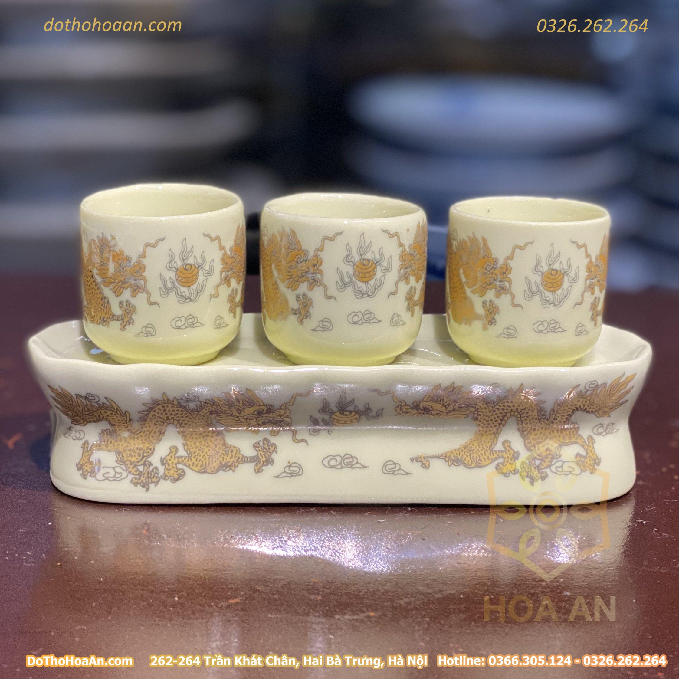 Khay / Kỷ Nước 3 Chén Men Vàng Ngà