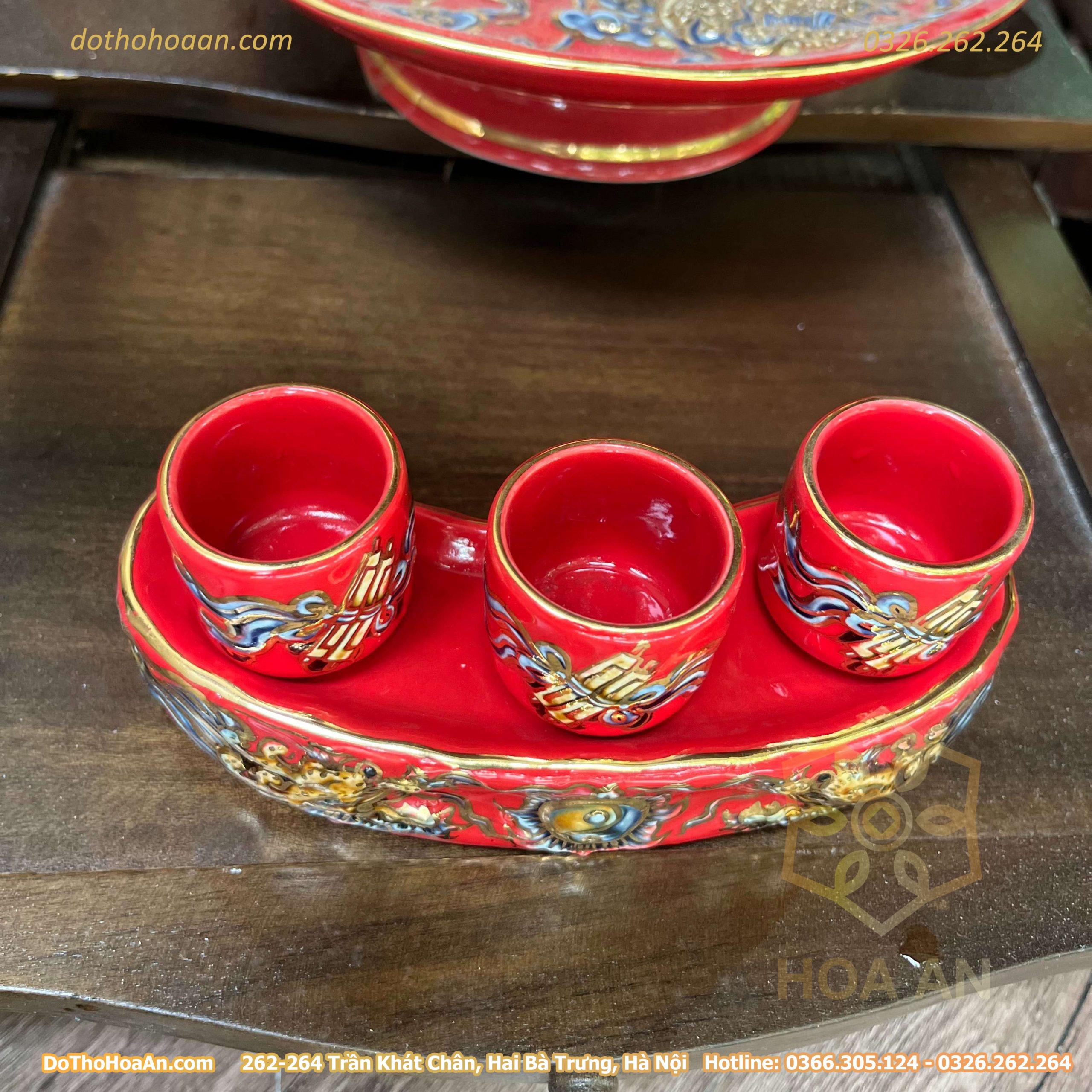 Kỷ/ Khay 3 Chén Men Đỏ Vẽ Vàng 24K