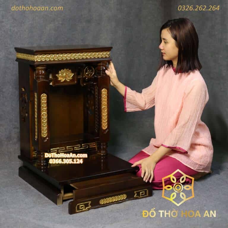 Bàn Thờ Thần Tài Gỗ Sồi Cột Đồng Tiền Dát Vàng Mái Bằng