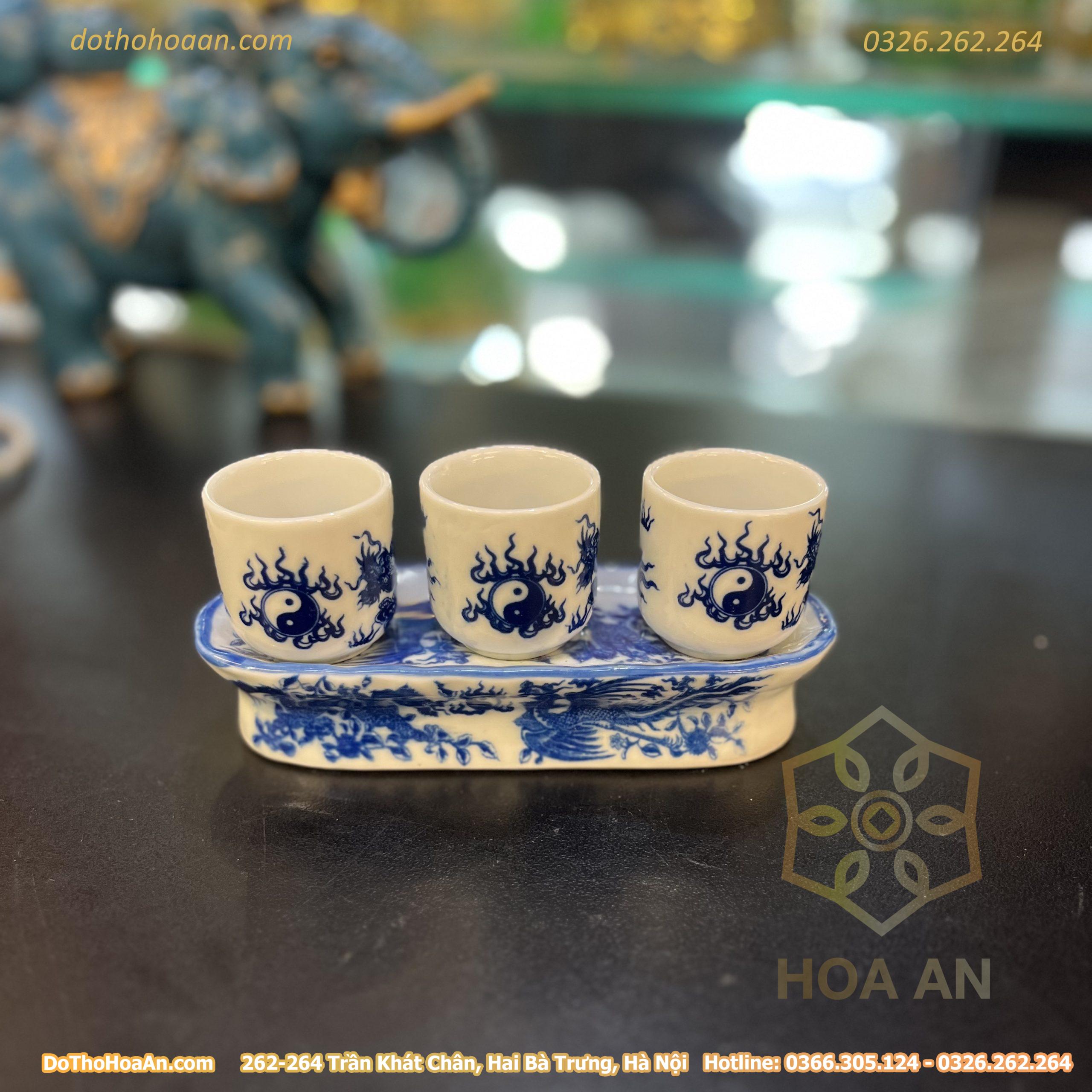 Khay/ Kỷ 3 Chén Nước Rồng Thẳng Men Lam