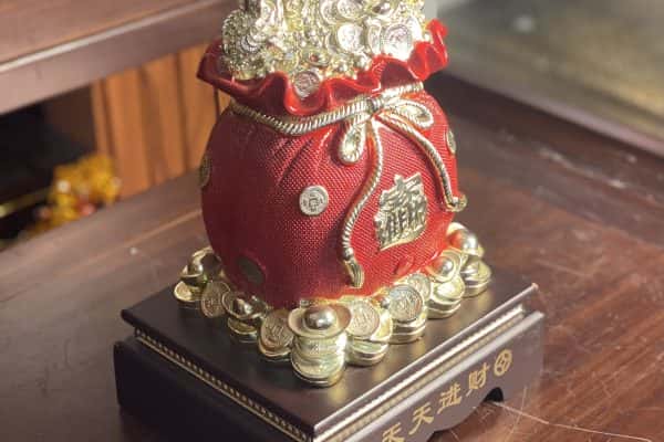 Túi Tiền Vàng Màu Đỏ Chiêu Tài