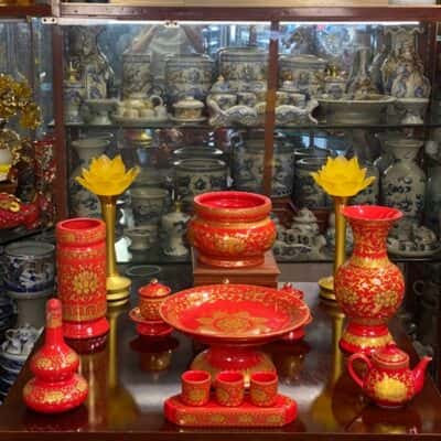 Bộ Đồ Thờ Thần Linh Sứ Gấm Đỏ BDTTLGD02