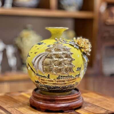 Bình Hút Lộc Thuận Buồm Xuôi Gió Men Vàng Đắp Nổi Vẽ Vàng 24K
