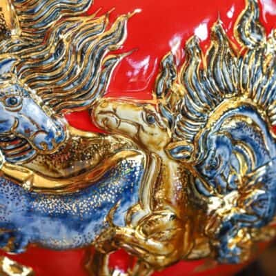 Bình Hút Lộc Mã Đáo Thành Công Men Đỏ Đắp Nổi Vẽ Vàng 24K H202