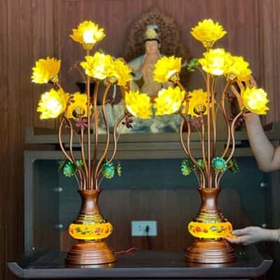 Đèn Thờ Hoa Sen 7 Bông Lưu Ly Thân Ngọc Vàng1
