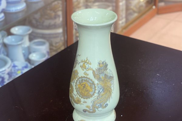Lọ Hoa Dáng Huệ Men Vàng Ngà
