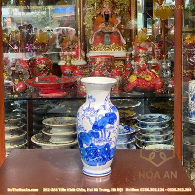Lọ Hoa Dáng Lục Bình Hoa Sen Men Trắng