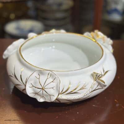 Bát Thả Hoa/ Bát Minh Đường Tụ Thuỷ Liên Hoa Men Trắng Vẽ Vàng Màu Trắng4