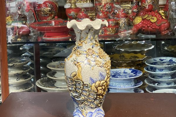 Lọ Lượn Men Rạn Đắp Nổi Công Đào