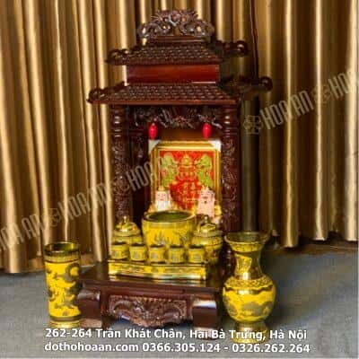 Bộ Ban Thờ Thần Tài Mái Chùa Nâu Gỗ Pơmu Sứ Men Vàng Kim Sa1