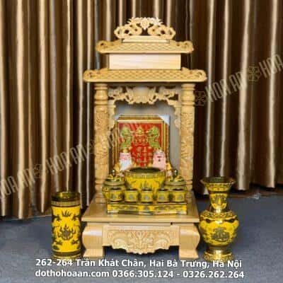 Bộ Ban Thờ Thần Tài Gỗ Xoan 2 Mái Chùa Màu Vàng Sứ Men Vàng Kim Sa