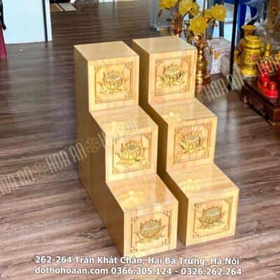 Bục Tam Cấp Kê Bàn Thờ Thần Tài Gỗ PơMu Màu Vàng Đục Sen Dát Vàng1