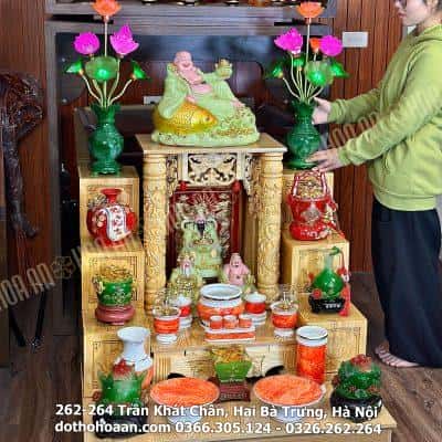Bộ Ban Thờ Thần Tài Gỗ Xoan Mái Bằng Cột Rồng Màu Vàng Sứ Vân Đá Đỏ