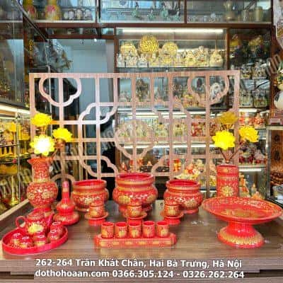 Bộ Đồ Thờ Gia Tiên Sứ Gấm Đỏ