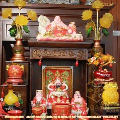 Bộ Ban Thờ Thần Tài Đương Đại Gỗ Xoan Màu Óc Chó Sứ Đỏ Bát Tràng
