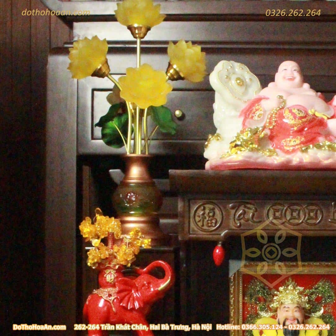 Ban Thờ Thần Tài Đương Đại Gỗ Xoan Màu Óc Chó Sứ Gấm Vàng (3)