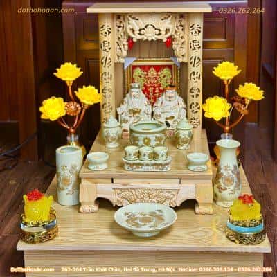 Bộ Ban Thờ Thần Tài Gỗ Xoan Chân Quỳ Mái Bằng Màu Vàng Sứ Vàng Ngà