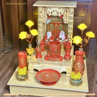 Bộ Ban Thờ Thần Tài Gỗ Xoan Mái Bằng Chân Quỳ Màu Vàng Sứ Đỏ Bát Tràng
