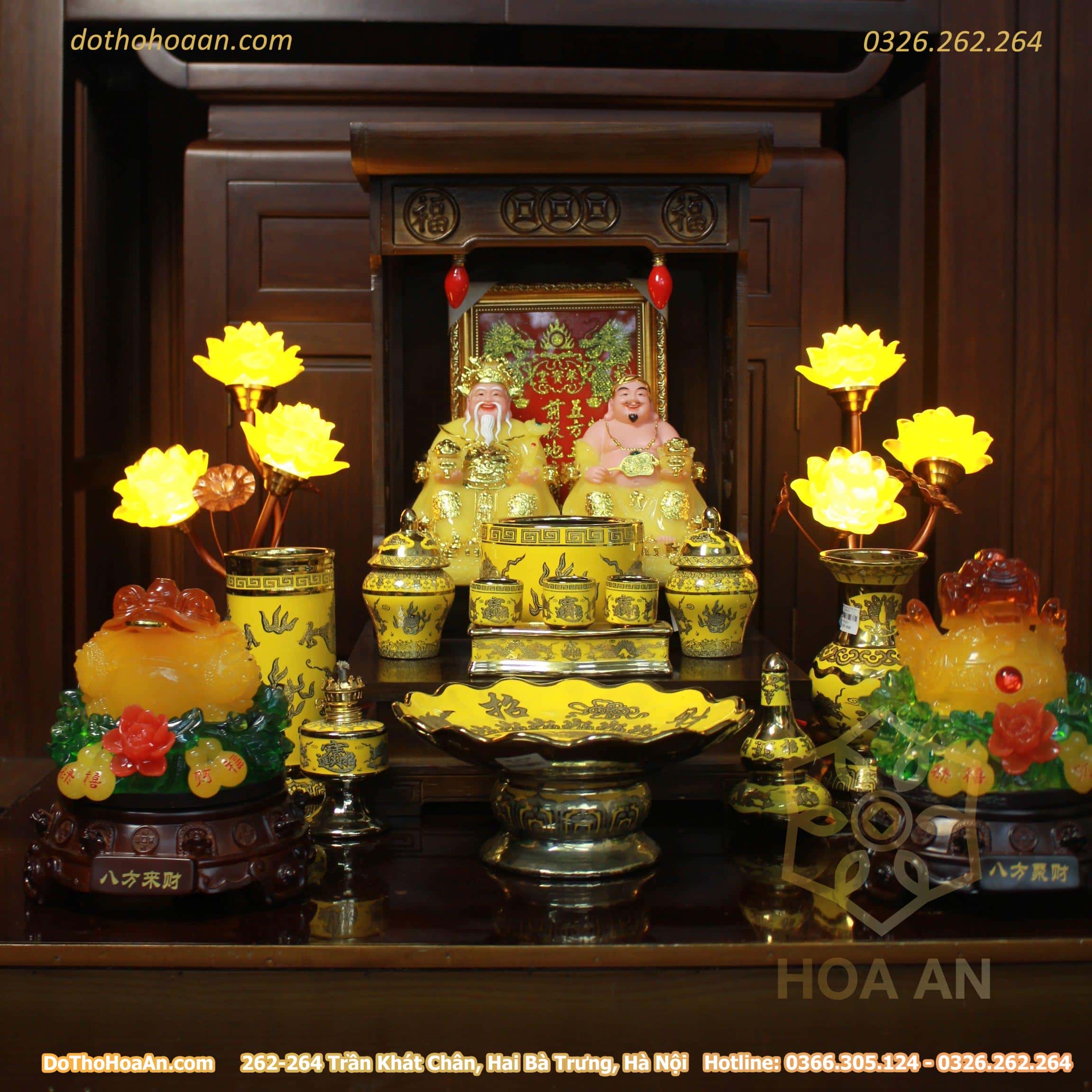 Bộ Ban Thờ Thần Tài Gỗ Xoan Mái Bằng Chân Quỳ Màu Nâu Sứ Kim Sa Vàng (11) Bộ Ban Thờ Thần Tài Đương Đại Gỗ Xoan Màu Óc Chó Sứ Kim Sa