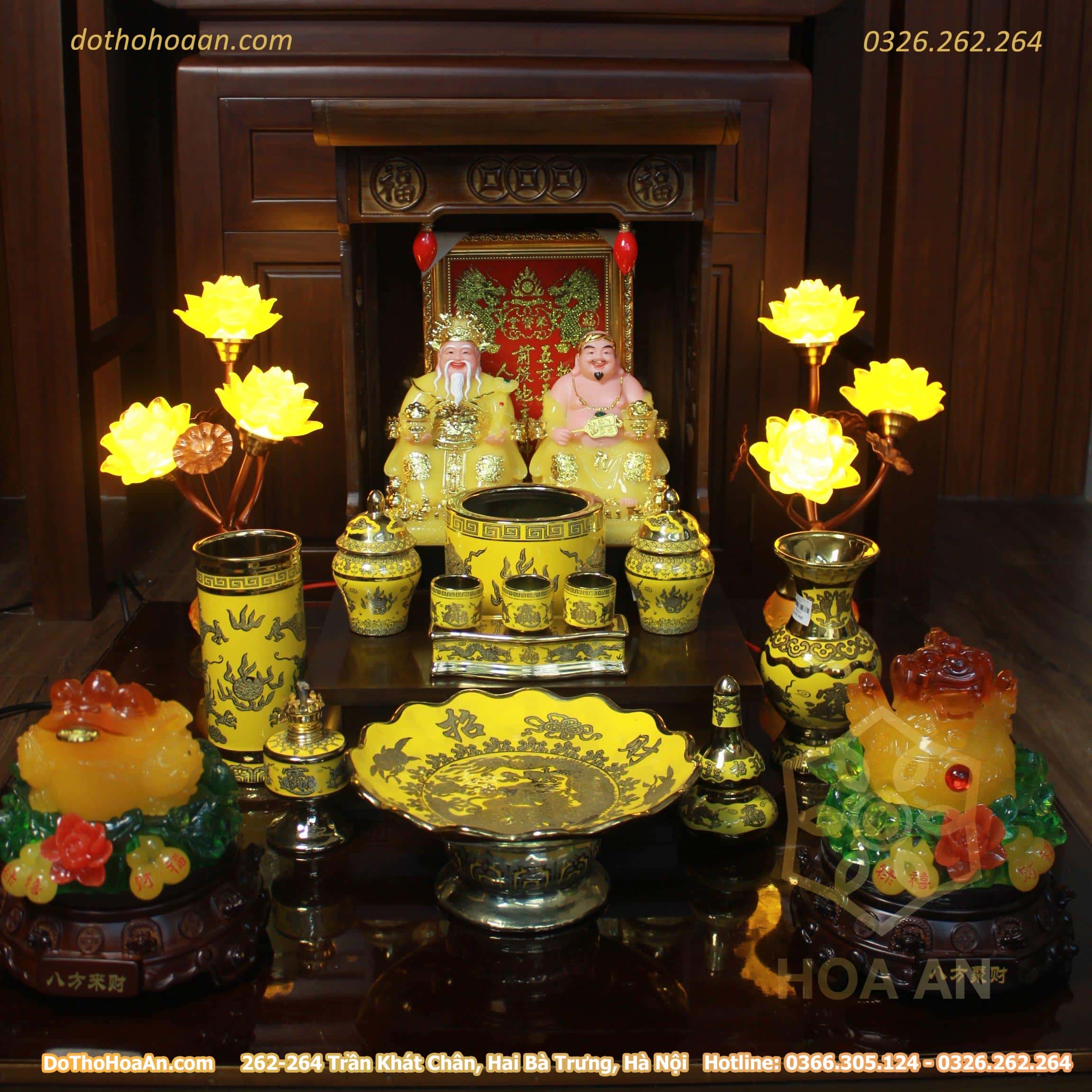 Bộ Ban Thờ Thần Tài Gỗ Xoan Mái Bằng Chân Quỳ Màu Nâu Sứ Kim Sa Vàng (12) Bộ Ban Thờ Thần Tài Đương Đại Gỗ Xoan Màu Óc Chó Sứ Kim Sa
