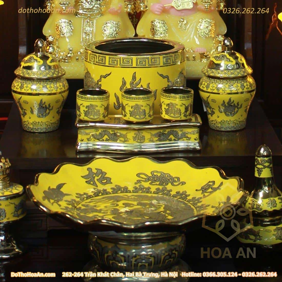 Bộ Ban Thờ Thần Tài Gỗ Xoan Mái Bằng Chân Quỳ Màu Nâu Sứ Kim Sa Vàng (4) Bộ Ban Thờ Thần Tài Đương Đại Gỗ Xoan Màu Óc Chó Sứ Kim Sa