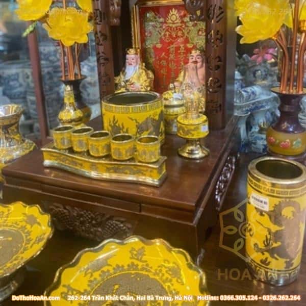Bộ Đồ Thờ Thần Tài Mái Chùa Gỗ Xoan Sứ Vàng Kim Sa3 Bộ Đồ Thờ Thần Tài Mái Chùa Gỗ Xoan Sứ Vàng Kim Sa3