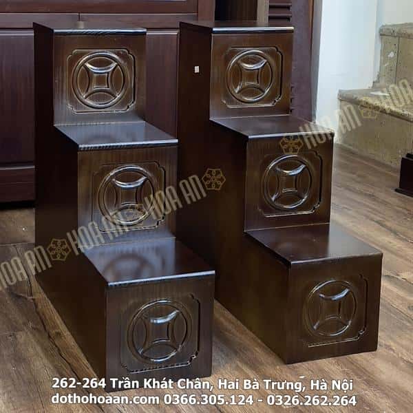 Bục Tam Cấp Kê Bàn Thờ Thần Tài Gỗ Thông Màu Óc Chó Đục Tiền2 Bục Tam Cấp Kê Bàn Thờ Thần Tài Gỗ Thông Màu Óc Chó Đục Tiền2