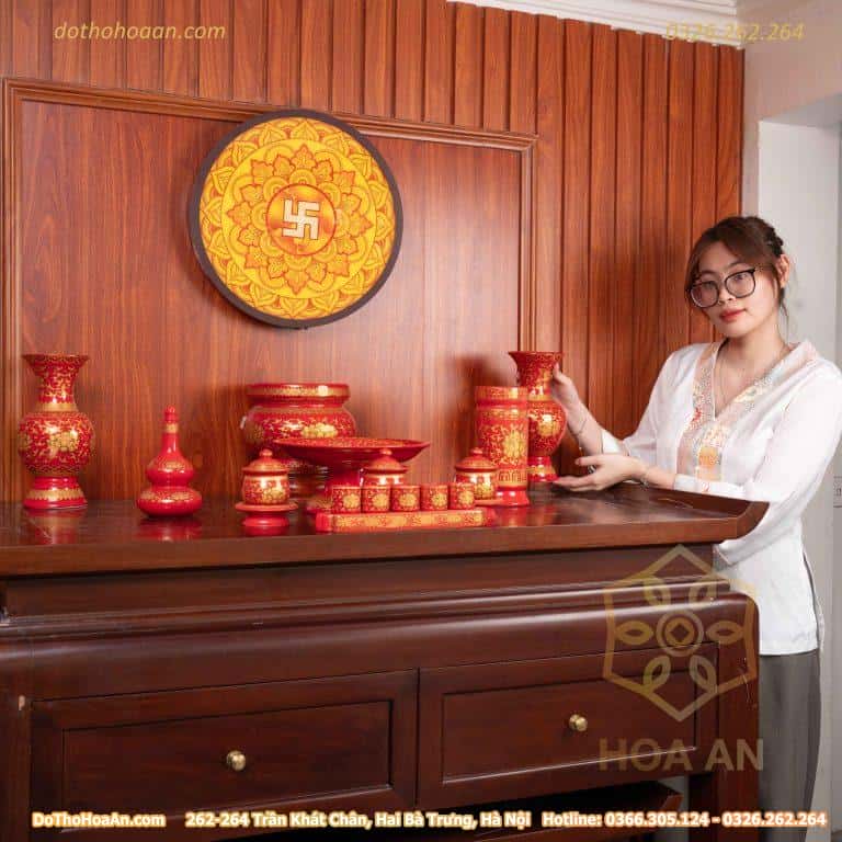 Bộ Đồ Thờ Thần Linh Sứ Gấm Đỏ