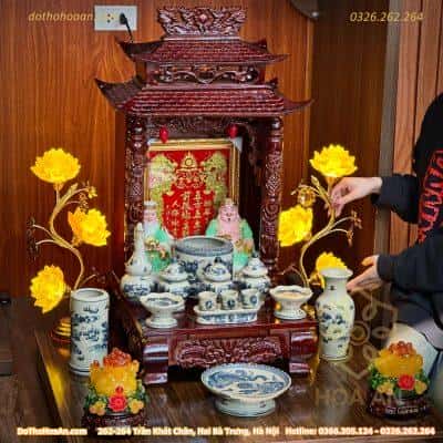 Bộ Bàn Thờ Thần Tài Gỗ Xoan 2 Mái Chùa Màu Nâu Sứ Men Rạn Vẽ