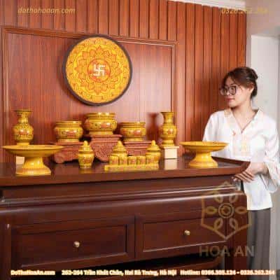 Bộ Đồ Thờ Gia Tiên Sứ Gấm Vàng BTGTSGV1