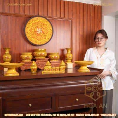 Bộ Đồ Thờ Gia Tiên Sứ Gấm Vàng BTGTSGV1