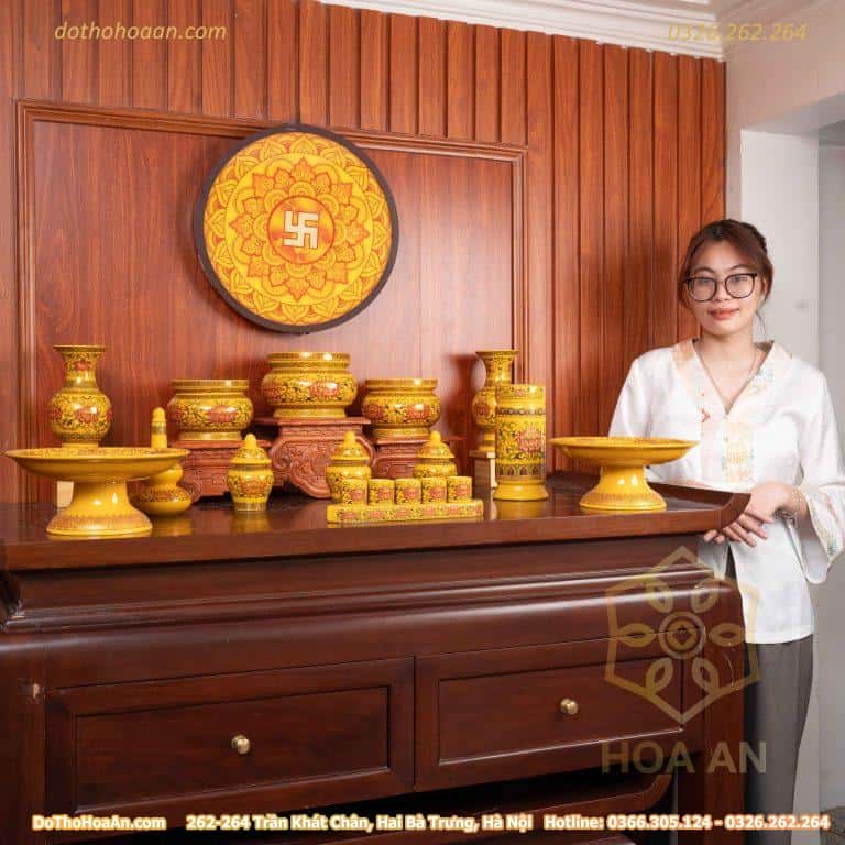 Bộ Đồ Thờ Gia Tiên Sứ Gấm Vàng BTGTSGV2