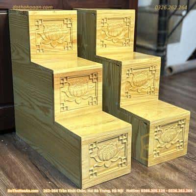 Bục Tam Cấp Bàn Thờ Thần Tài Gỗ PơMu Màu Vàng Đục Sen