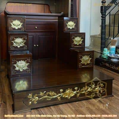Đế Kê Bàn Thờ Thần Tài Xoan Vân Sen Dát Vàng Và Bục Tam Cấp Kê Bàn Thờ Thần Tài Gỗ Sồi Màu Óc Chó Sen Dát Vàng2