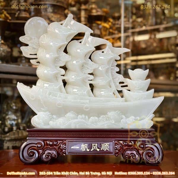 Thuyền buồm bạch ngọc2