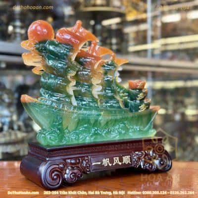 Thuyền buồm ngọc bích1