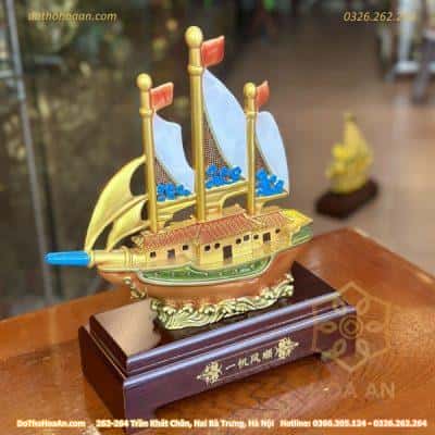 Thuyền Buồm Ngũ Sắc vàng1