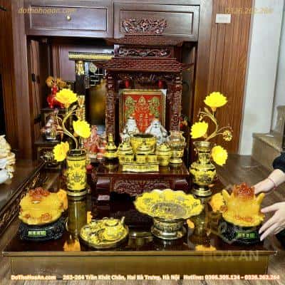 Bộ Ban Thờ Thần Tài Gỗ Xoan 2 Mái Chùa Màu Nâu Sứ Men Vàng Kim Sa