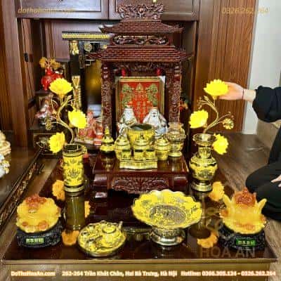 Bộ Ban Thờ Thần Tài Gỗ Xoan 2 Mái Chùa Màu Nâu Sứ Men Vàng Kim Sa