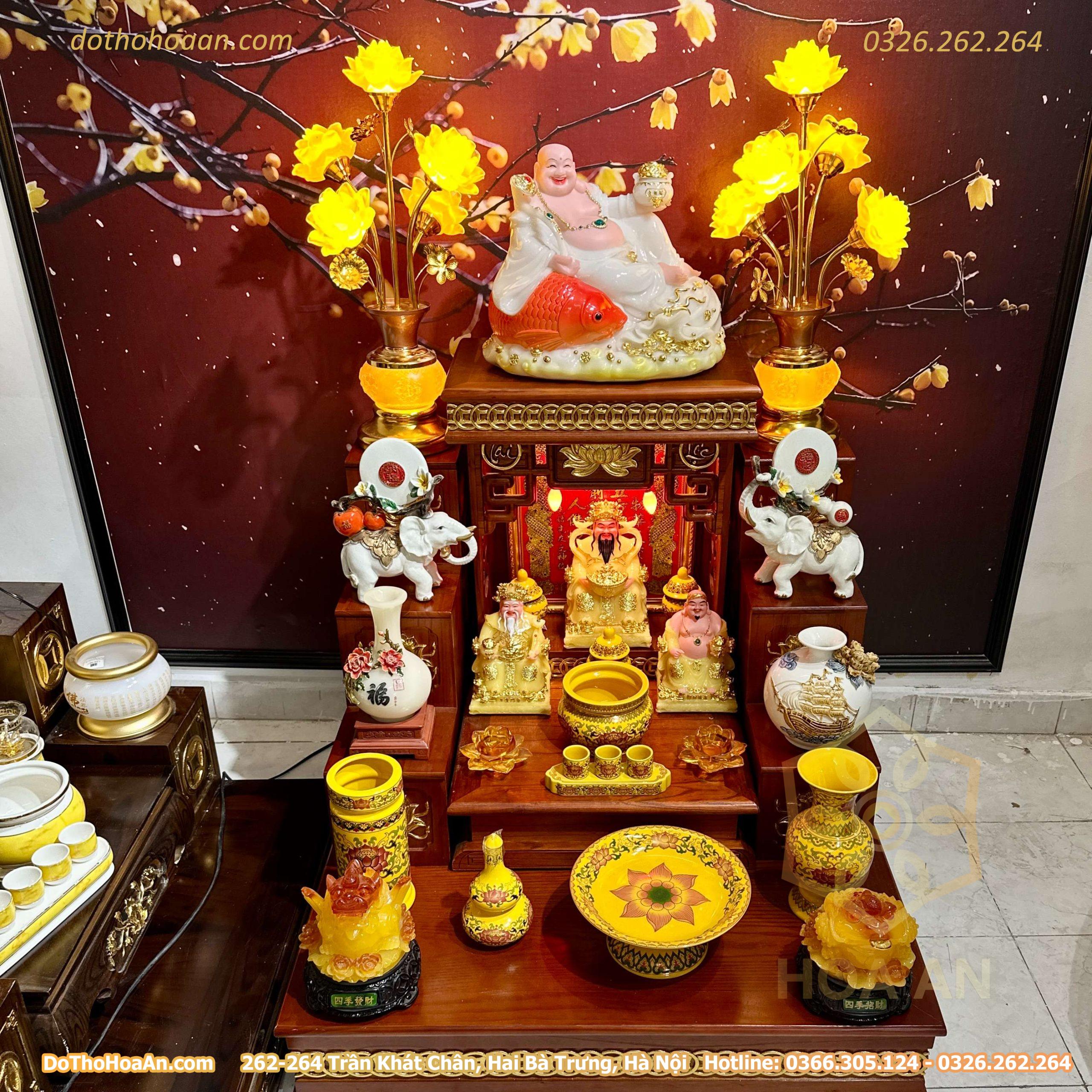 Bộ Ban Thờ Thần Tài Hiện Đại Gỗ Sồi Triện Sen Dát Vàng Màu Hương Sứ Gấm Vàng (2)
