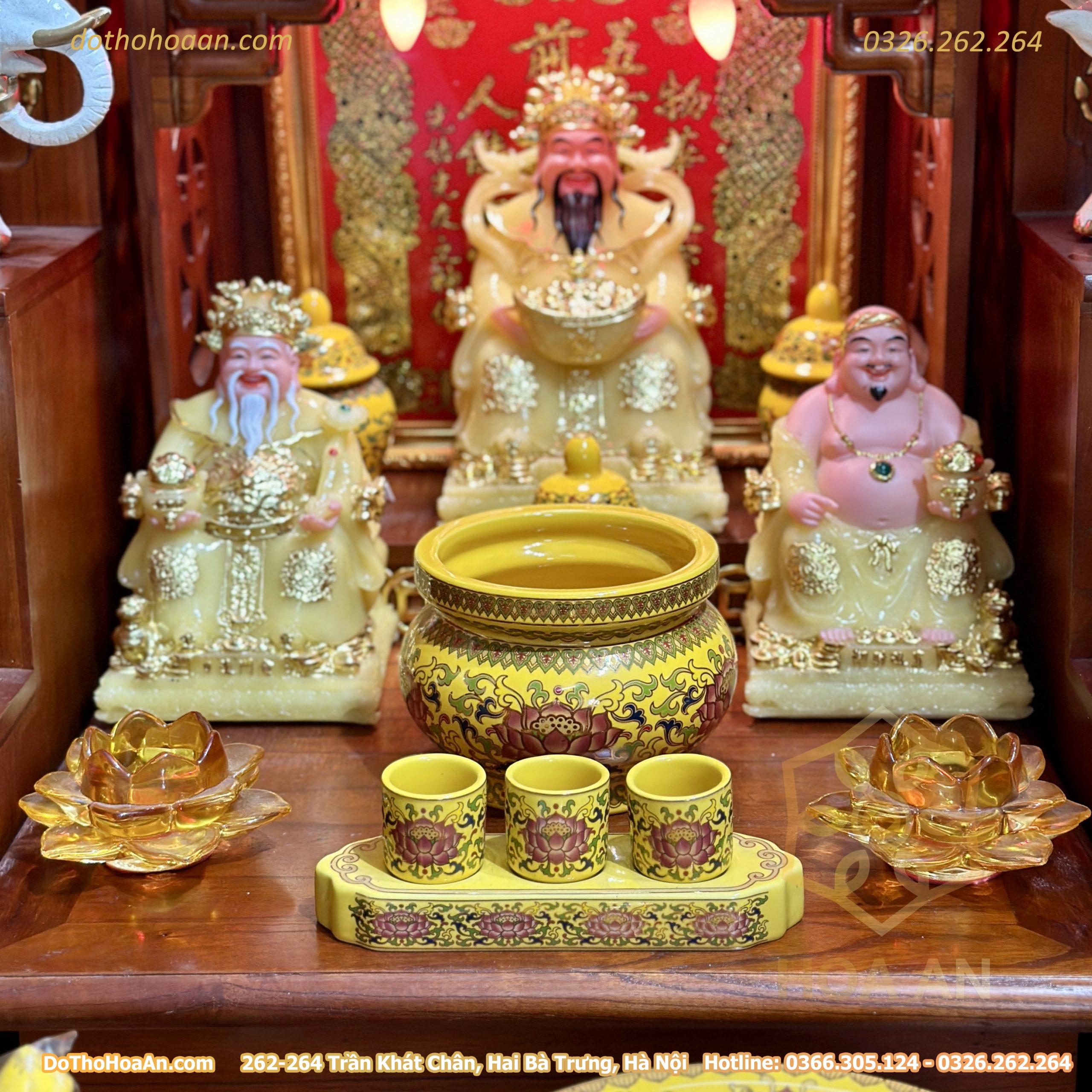 Bộ Ban Thờ Thần Tài Hiện Đại Gỗ Sồi Triện Sen Dát Vàng Màu Hương Sứ Gấm Vàng (6)