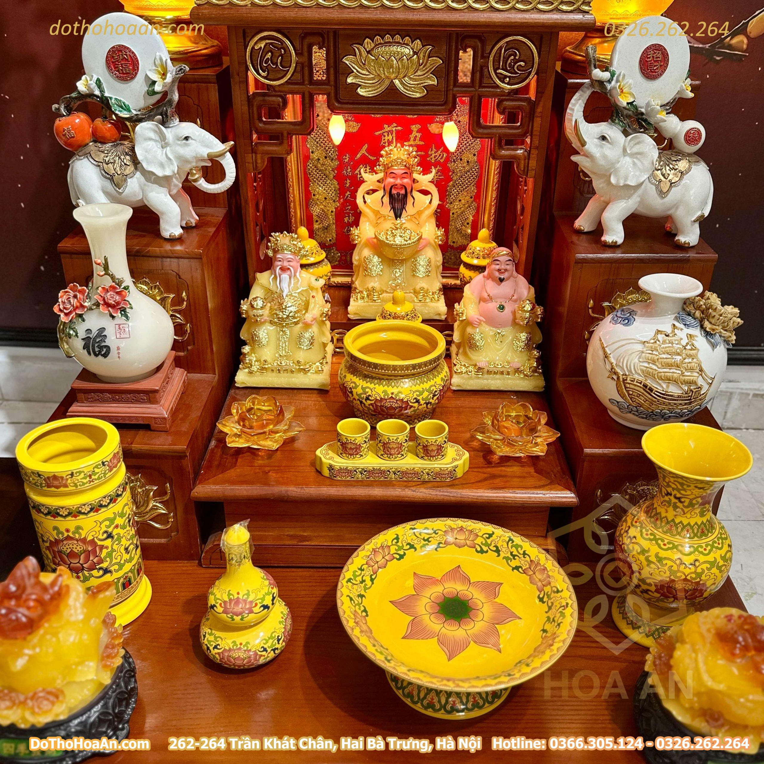 Bộ Ban Thờ Thần Tài Hiện Đại Gỗ Sồi Triện Sen Dát Vàng Màu Hương Sứ Gấm Vàng (7)