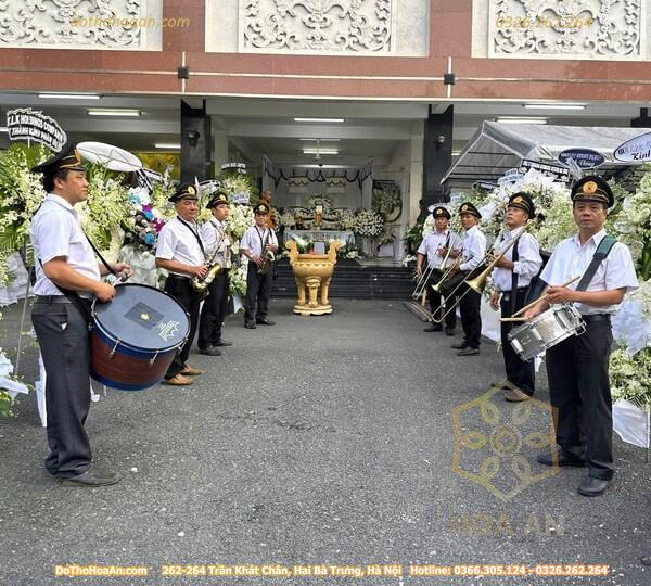 Đội kèn trống tại nghĩa trang Phúc An Viên, Long An